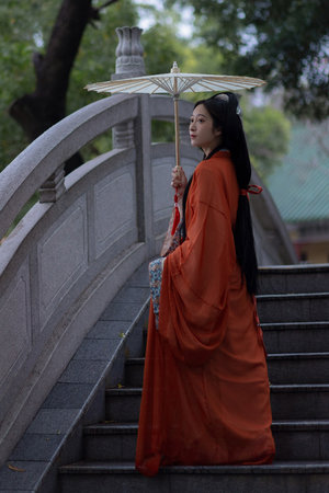 《在叔叔家住》完整版电影